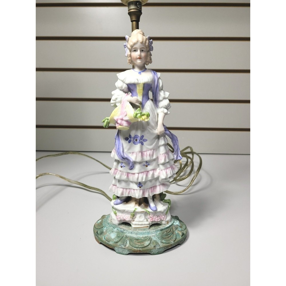 VINTAGE BOUDOIR LAMP PORCELAIN VICTORIAN Girl On Brass Stand COLONIAL LADY WORKS